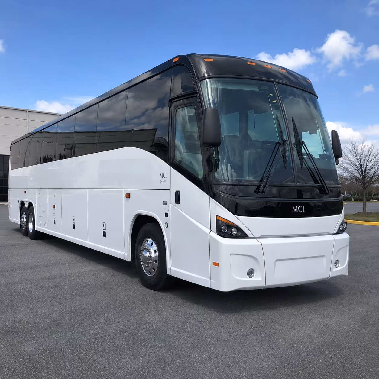 daily commuter shuttles along i 94 between maple grove and minneapolis