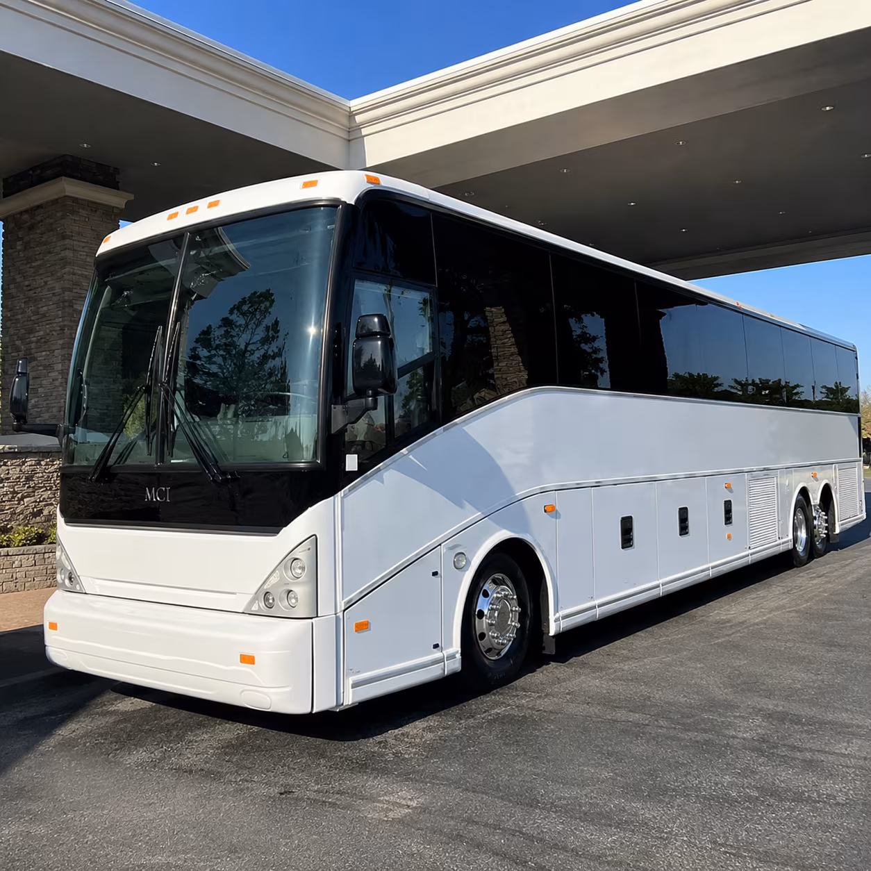 skip the i 494 bottleneck with a group airport shuttle from maple grove